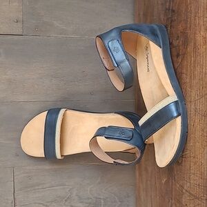 EUC Spenco Sandals Women's sz 8B Jasmine Ankle Strap Black/Gold Flat Sandals